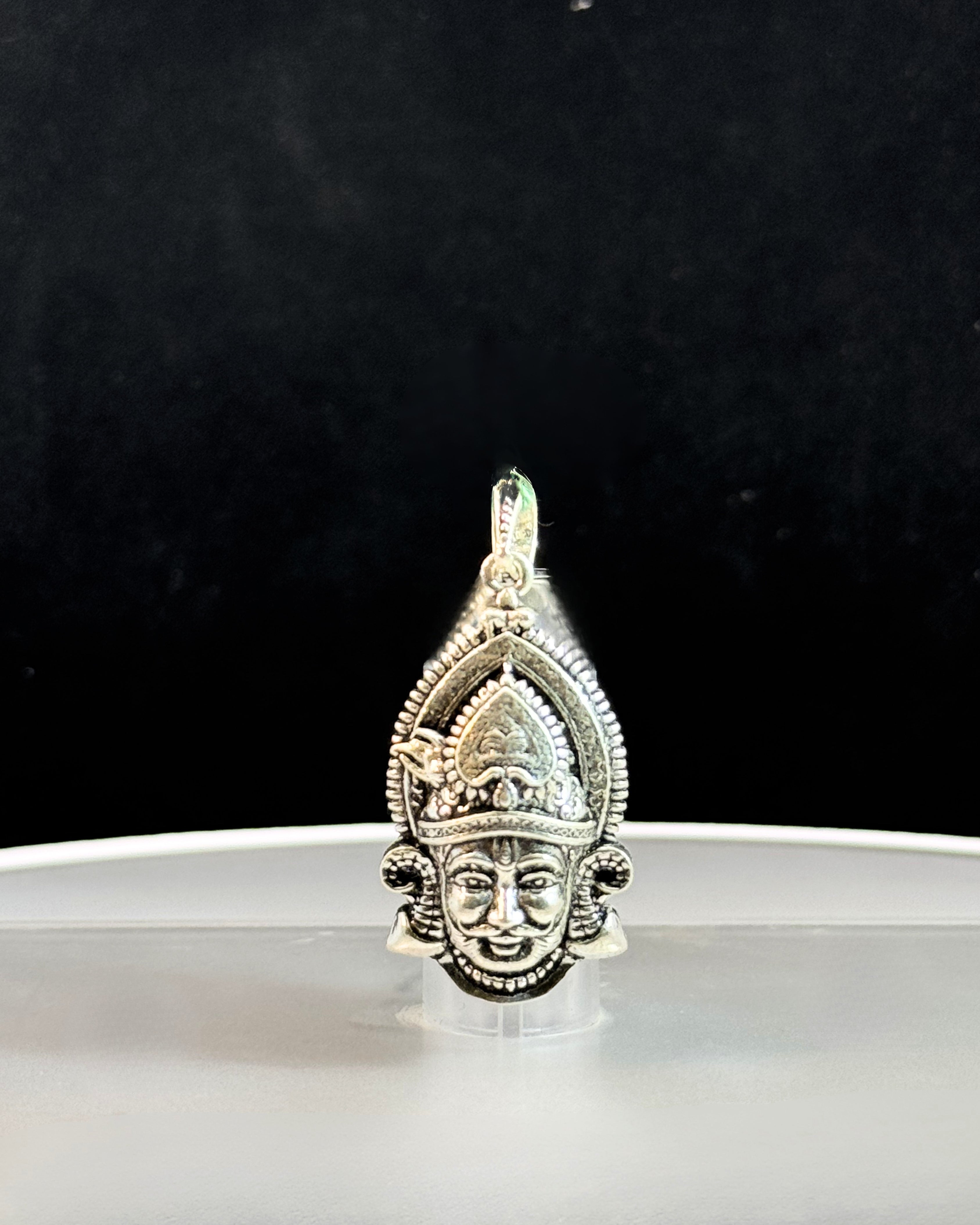 Morvi Nandan Pendant